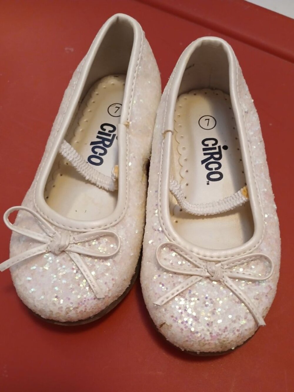 Circo Girls 7 White Sparkly Shoes